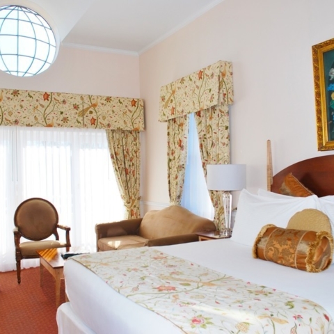 Deluxe king overview