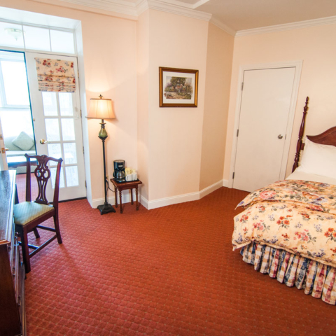 Double Balcony Queen overview