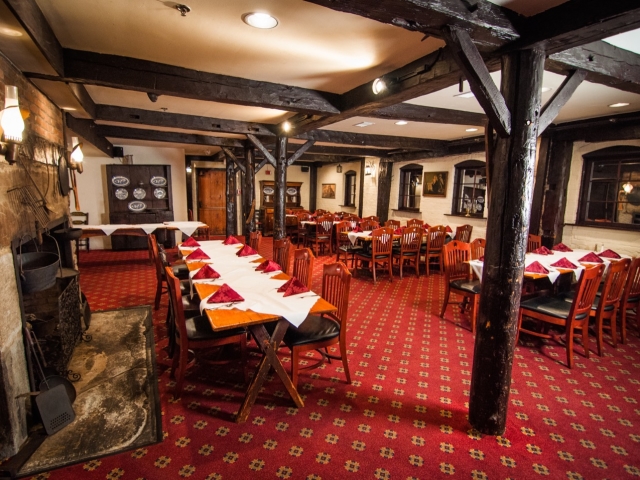 Wiggins Tavern overview including beams